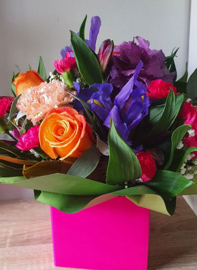 Mamma Mia - Make their day with this bright and vibrant collection of flowers, beautifully presented in a gift box / bag. Send your love with an exquisite delivery delivered same day when you order before 2pm.
